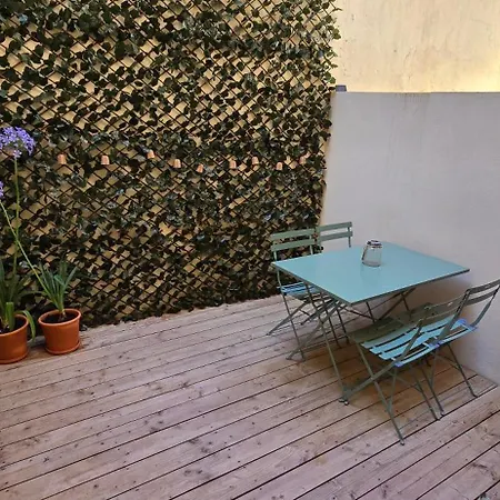 T2 Avec Terrasse En Rdc De Maison De Appartement Hyères