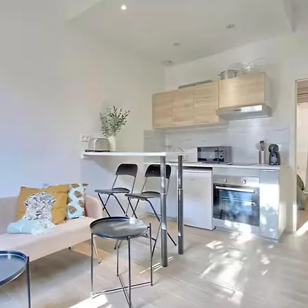 T2 Avec Terrasse En Rdc De Maison De Apartment *