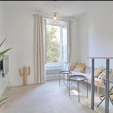 T2 Avec Terrasse En Rdc De Maison De Apartment *