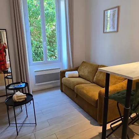 T2 Avec Terrasse En Rdc De Maison De Apartment Hyeres