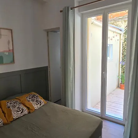 T2 Avec Terrasse En Rdc De Maison De Apartment *