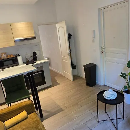 Apartment T2 Avec Terrasse En Rdc De Maison De *