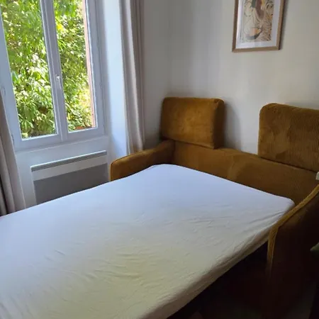 T2 Avec Terrasse En Rdc De Maison De *